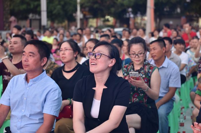 精彩演出让观众大饱眼福
