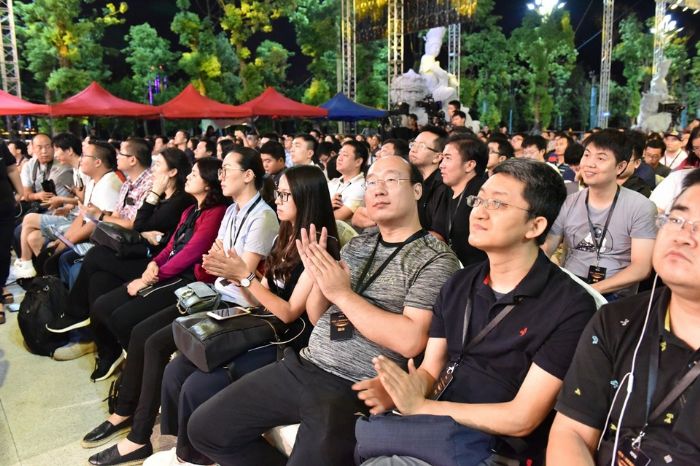 发布会现场嘉宾。
