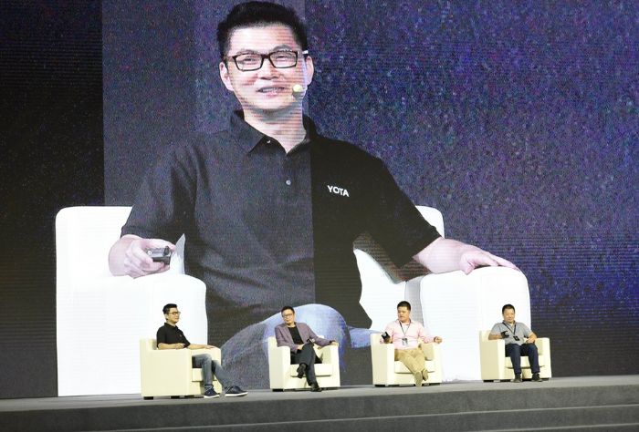 文学大咖座谈会。
