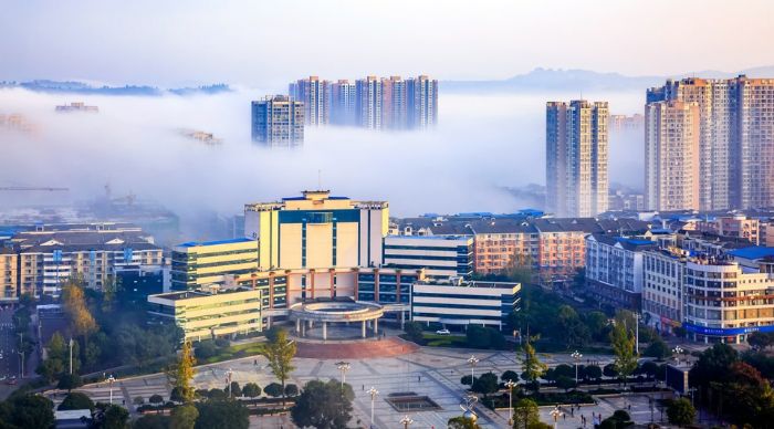 雾漫潼城刘建新摄
