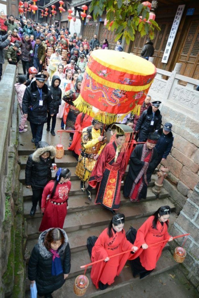 ﹃玉皇大帝﹄巡游。
