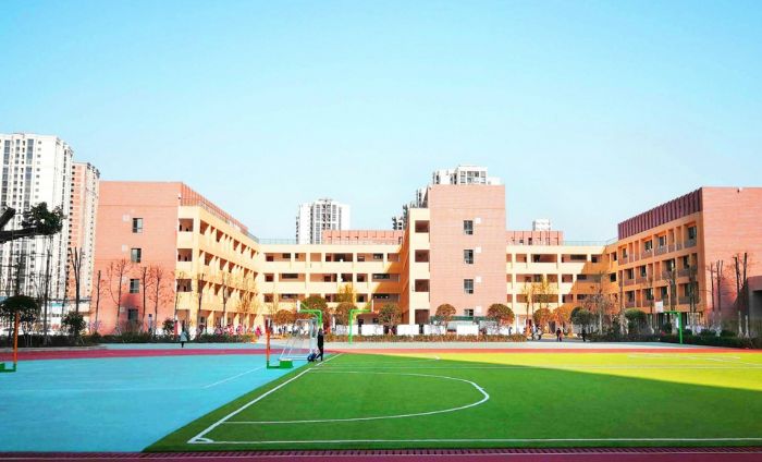 潼南小学新颜。
