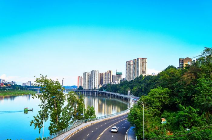 潼南滨江路。
