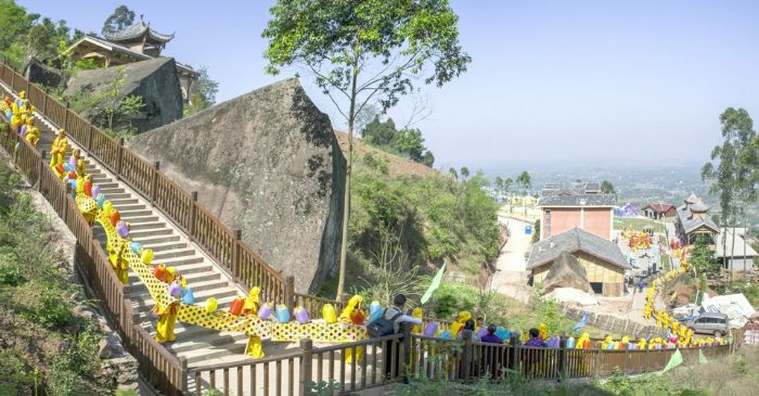 龙多山登山步道。

