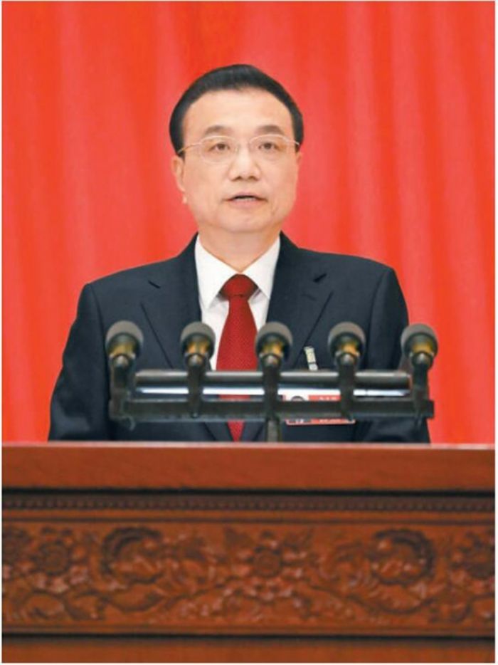 　　3月5日，第十三届全国人民代表大会第二次会议在北京人民大会堂开幕。国务院总理李克强作政府工作报告。 人民日报记者李舸摄
