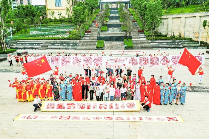 歌唱《我的祖国。》
