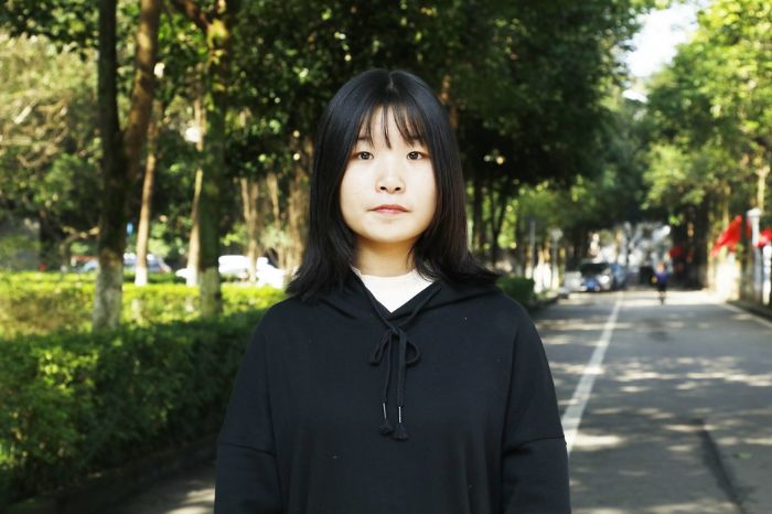 刘灿
