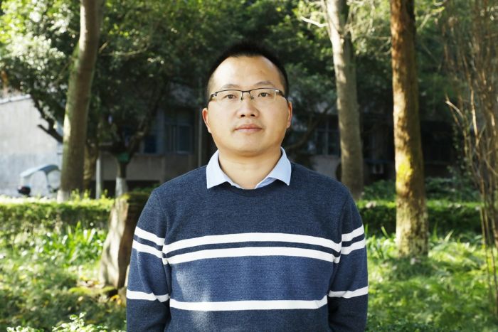 杨志强
