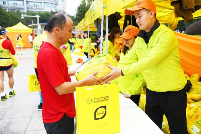 “潼小柠”志愿者暖心服务
