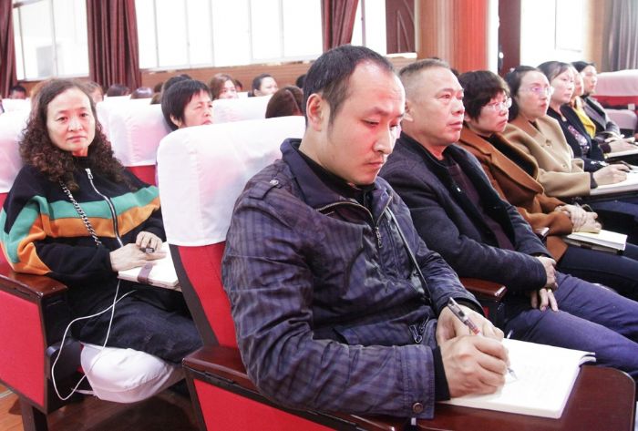 梓潼街道学习贯彻党的十九届四中全会精神