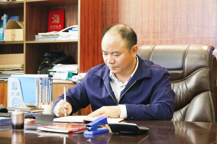 时代灯具市场开发有限公司董事长付东宇
