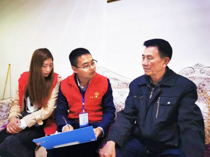 志愿者入户走访
