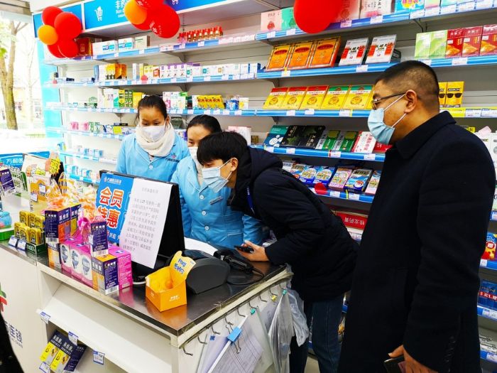 潼南市场监管局执法人员开展市场价格巡查
