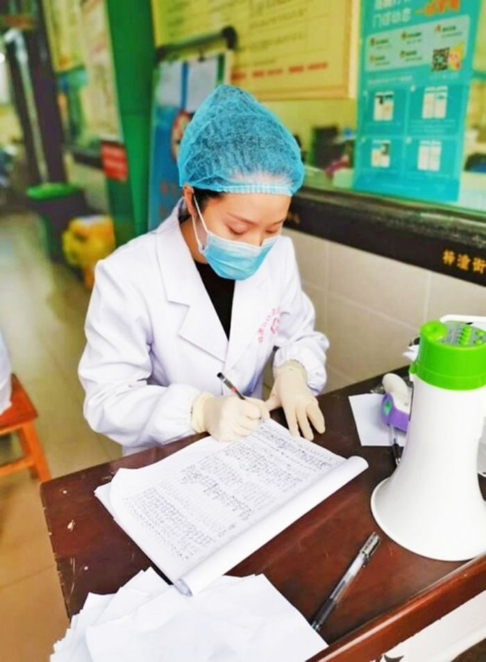 尤慧娟记录排查情况。
