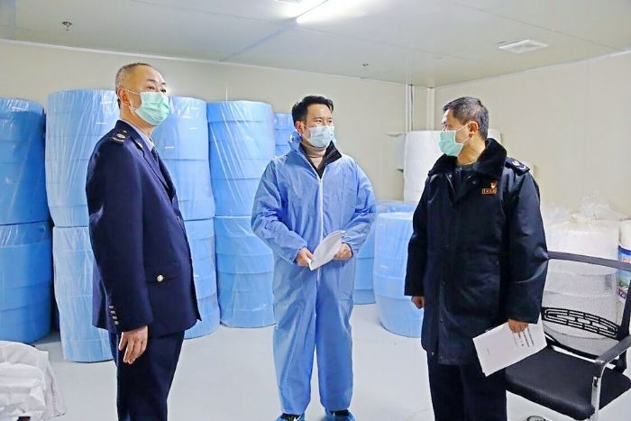 潼南区税务局主动上门为口罩生产企业提供“一对一”服务
