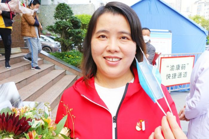　　陈 思：感慨万千，肩负使命，责任重大。武汉人民的英勇气概鼓励着我勇往直前，完成使命，凯旋而归。武汉加油，中国加油！
