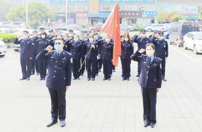 志愿者宣誓。
