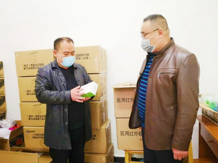 区教委检查组检查学校防疫物资准备情况
