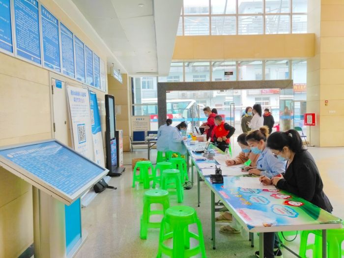 2020年4月24日，区人民医院组织开展应急无偿献血活动。
