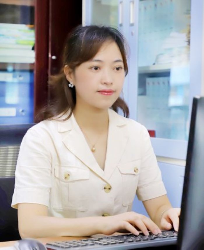 　　李小红