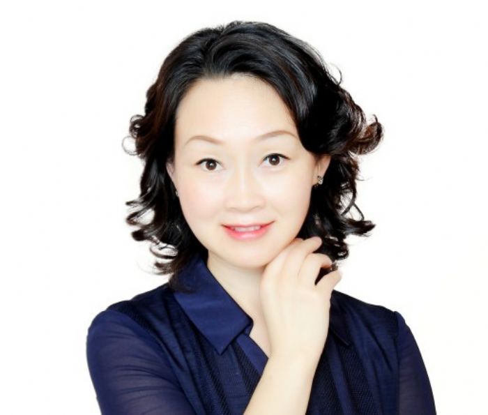 　　谭红梅