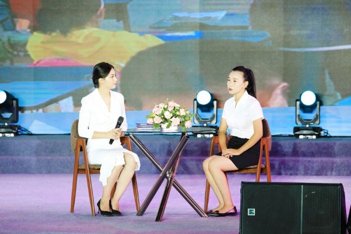 90后优秀教师李蓬春讲述抗疫故事。
