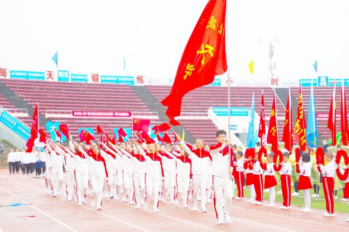 区人民医院代表队。
