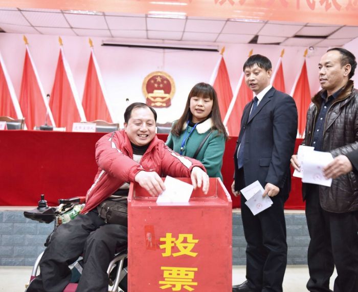 刘伟廷摄作者单位：潼南区人大常委会机关

