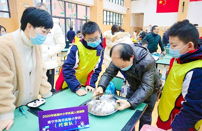 机器人比赛现场。
