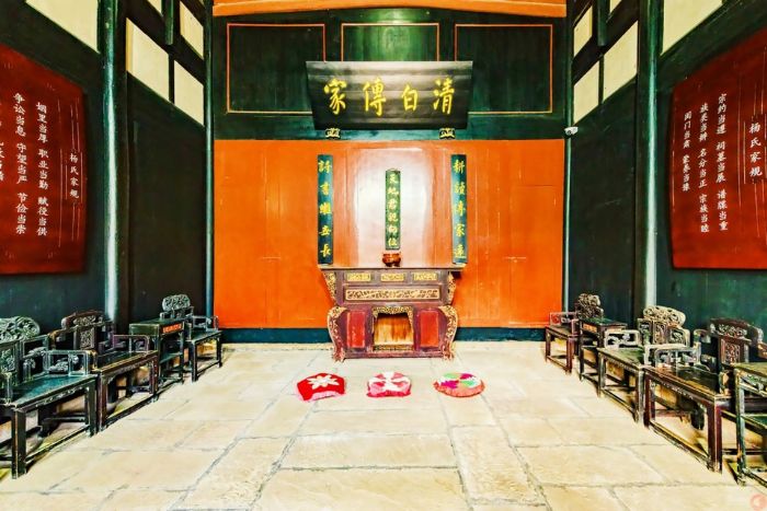 　　“四知堂”堂屋。

