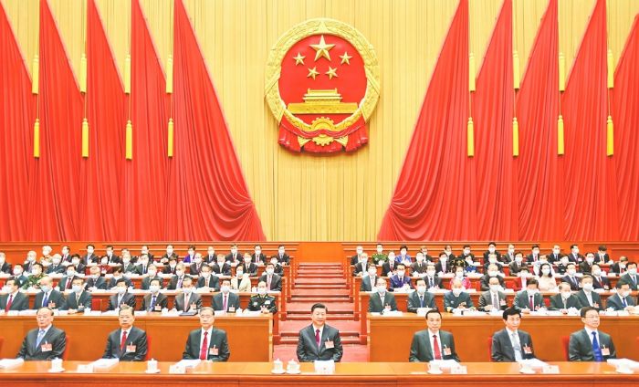 　　3月5日，第十三届全国人民代表大会第四次会议在北京人民大会堂开幕。党和国家领导人习近平、李克强、汪洋、王沪宁、赵乐际、韩正、王岐山等出席，栗战书主持大会。 新华社记者李学仁摄
