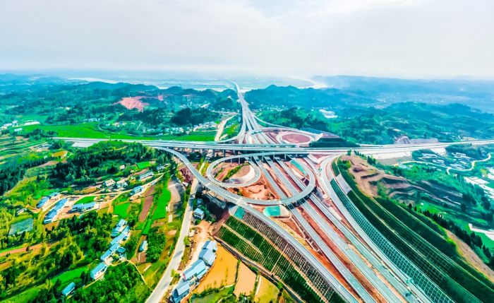 图为合潼安高速双江枢纽。