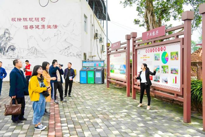 图片为媒体记者现场采风体验。
