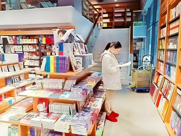 市民乐享阅读乐趣。
