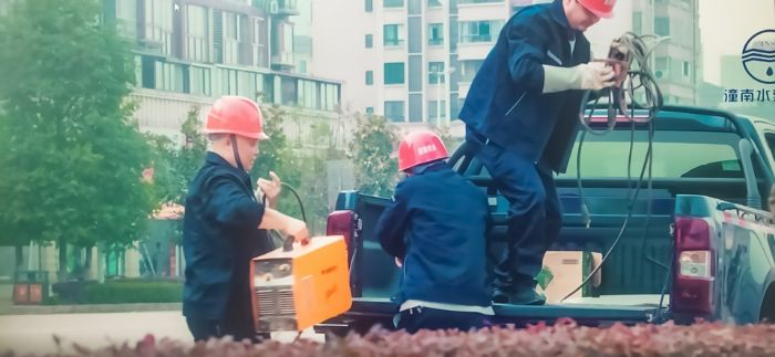 检查城市地下管网。