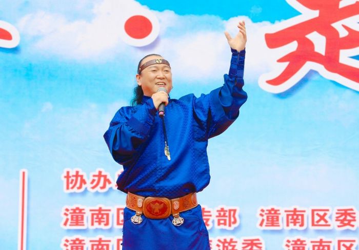 蒙古利亚组合展示蒙古族独有艺术形式。陈晓芳摄