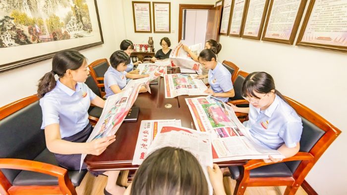 区故管处学习习近平总书记“七一”重要讲话精神。特约摄影王华侨
