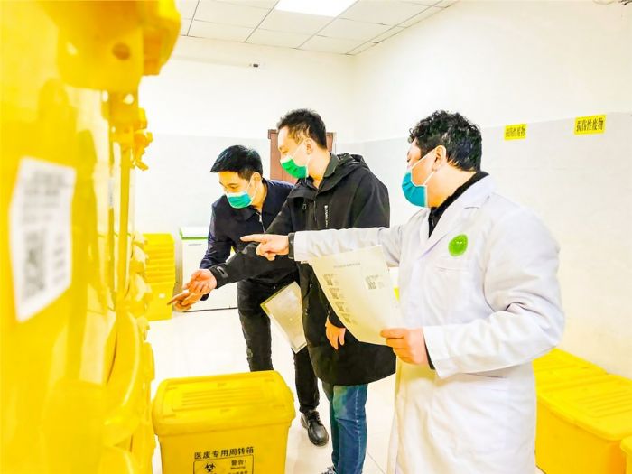 检查医疗废物处置情况。
