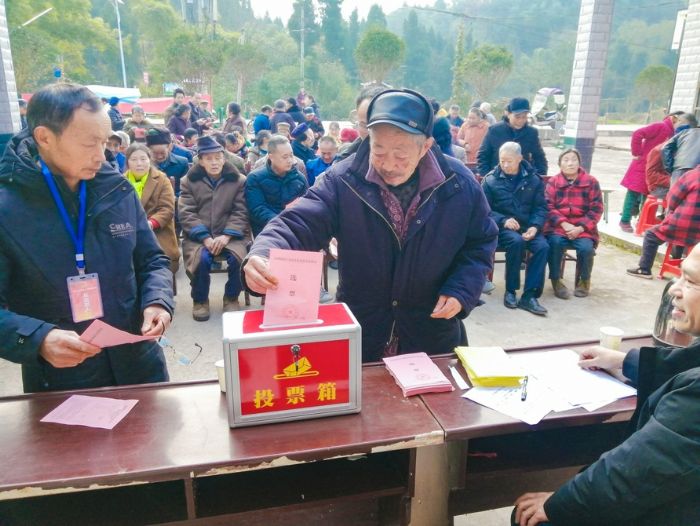 卧佛镇第三选区中心会场。全媒体记者徐旭摄
