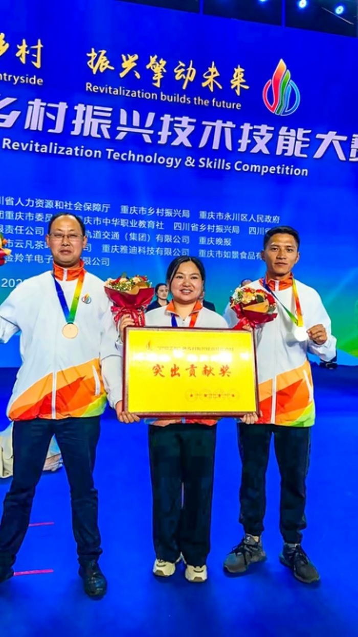 　　我区选手在首届“巴蜀工匠”杯乡村振兴技术技能大赛中获得好成绩。
