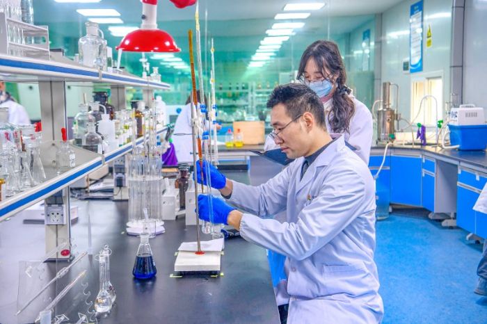 　　檬泰生物科技刘雁成博士带队研发（资料图。）

